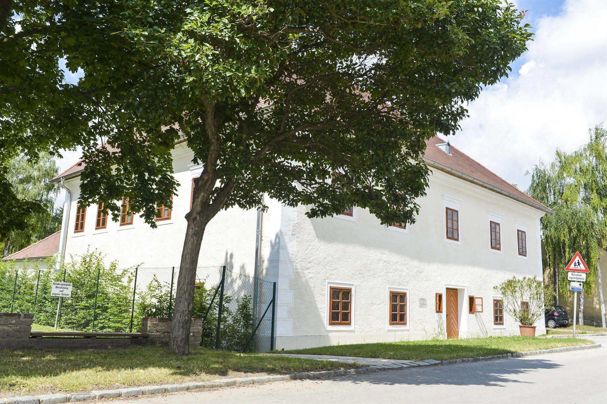 Schlosshotel Mailberg Exterior foto